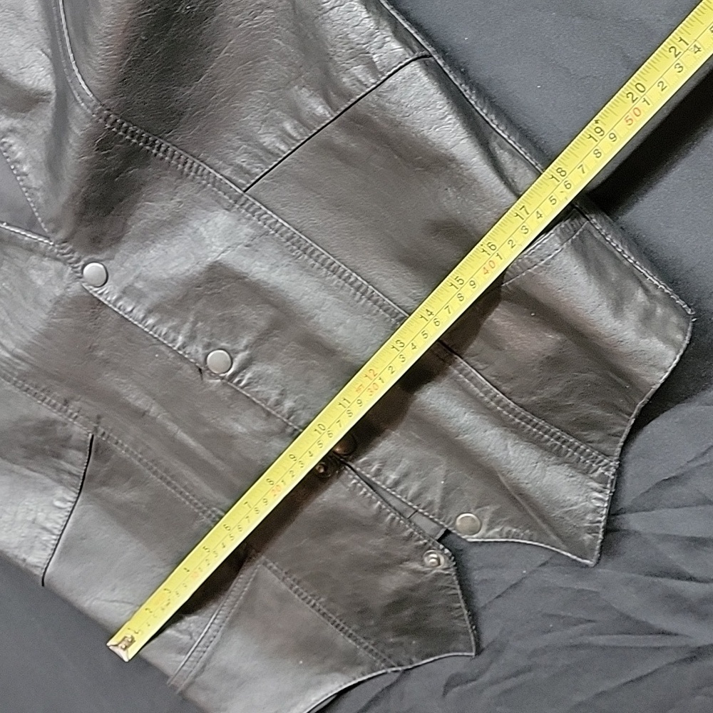VETO Canada 100% Leather Button Snap Down Vest - Picture 10 of 11